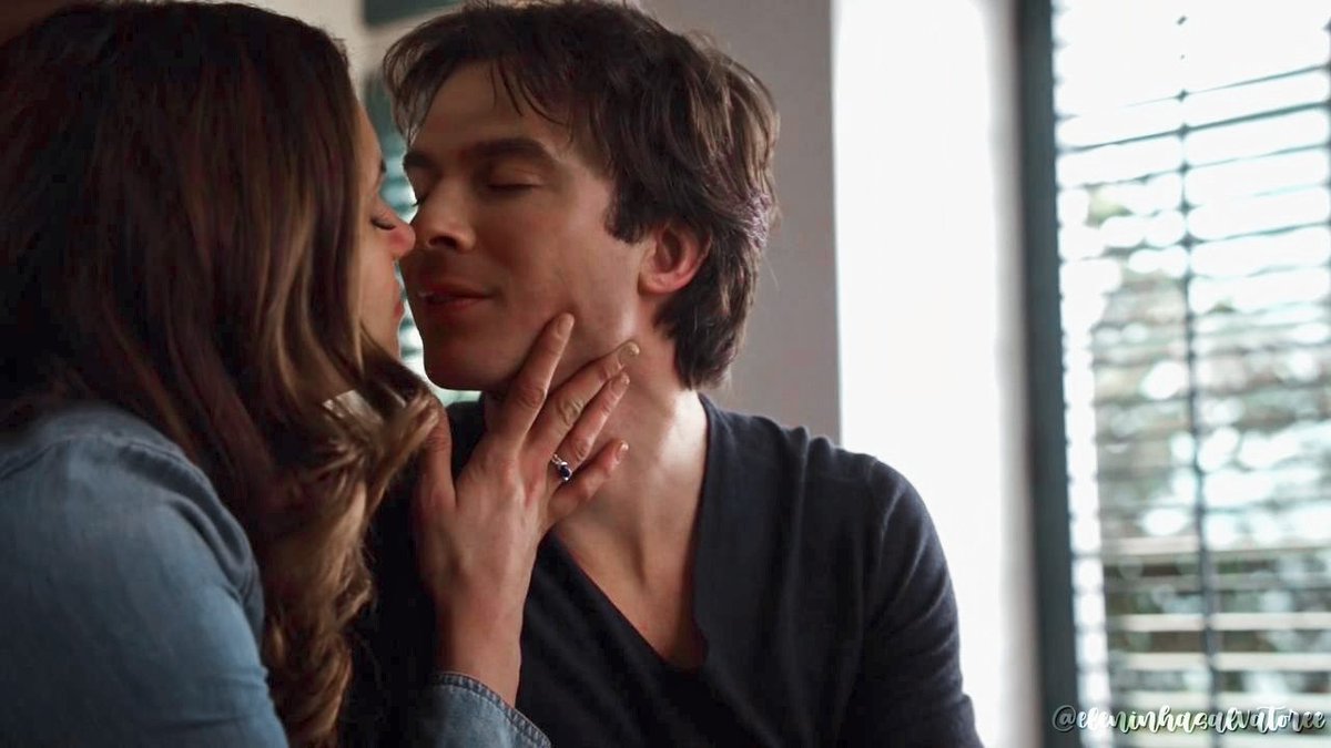 dobredelenx's tweet photo. Assistir The Vampire Diaries só para ver a Elena se apaixonando pelo Damon duas vezes. https://t.co/7ZXeUwTOIm