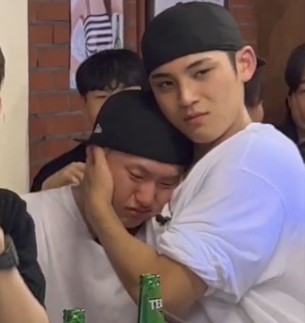 sleepywonuu's tweet photo. - restarting -
she/her
ISFJ-T

hii! I'm rai, and I'm a multi stan ! 
i will be posting all seventeen members. (⁠☆⁠▽⁠☆⁠)
I'm new to #stantwt
let's be friends!! (⁠ ⁠╹⁠▽⁠╹⁠ ⁠)
all fandoms are welcome! ♡ https://t.co/Y9Ivn2gOs6