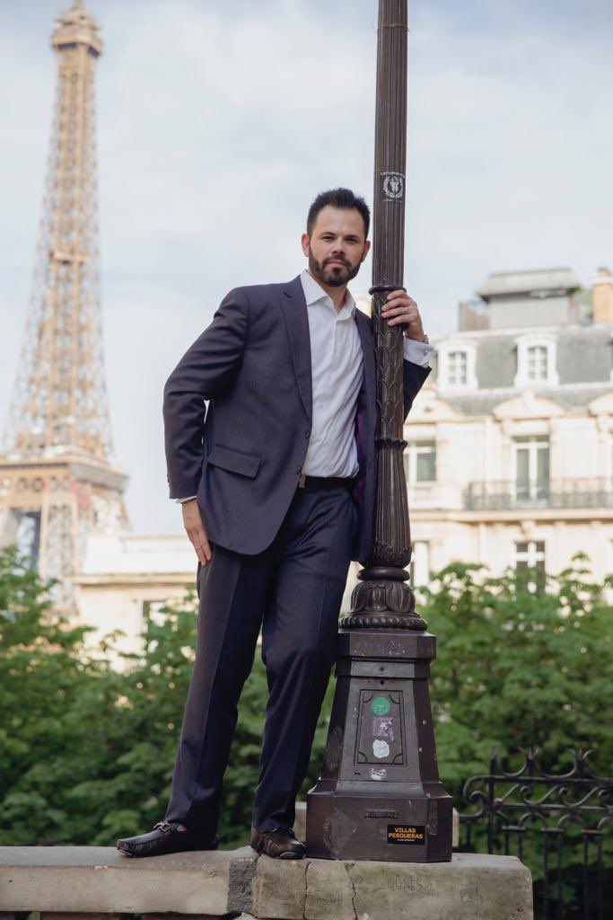Mohans_Tailors's tweet photo. Thrilled to see the stunning @mohans_tailors #bespoke #suit crafted for client Morgan Feldman's 13th anniversary photoshoot in Paris ๐ซ๐ท. Happy Anniversary Morgan & Diana! ๐ Explore our #ultimatelevelofbespoke craftsmanship. โ๏ธ๐
Victor Mohan 2126970050 https://t.co/TbAH3oGA5R https://t.co/BBbVTxVv3b