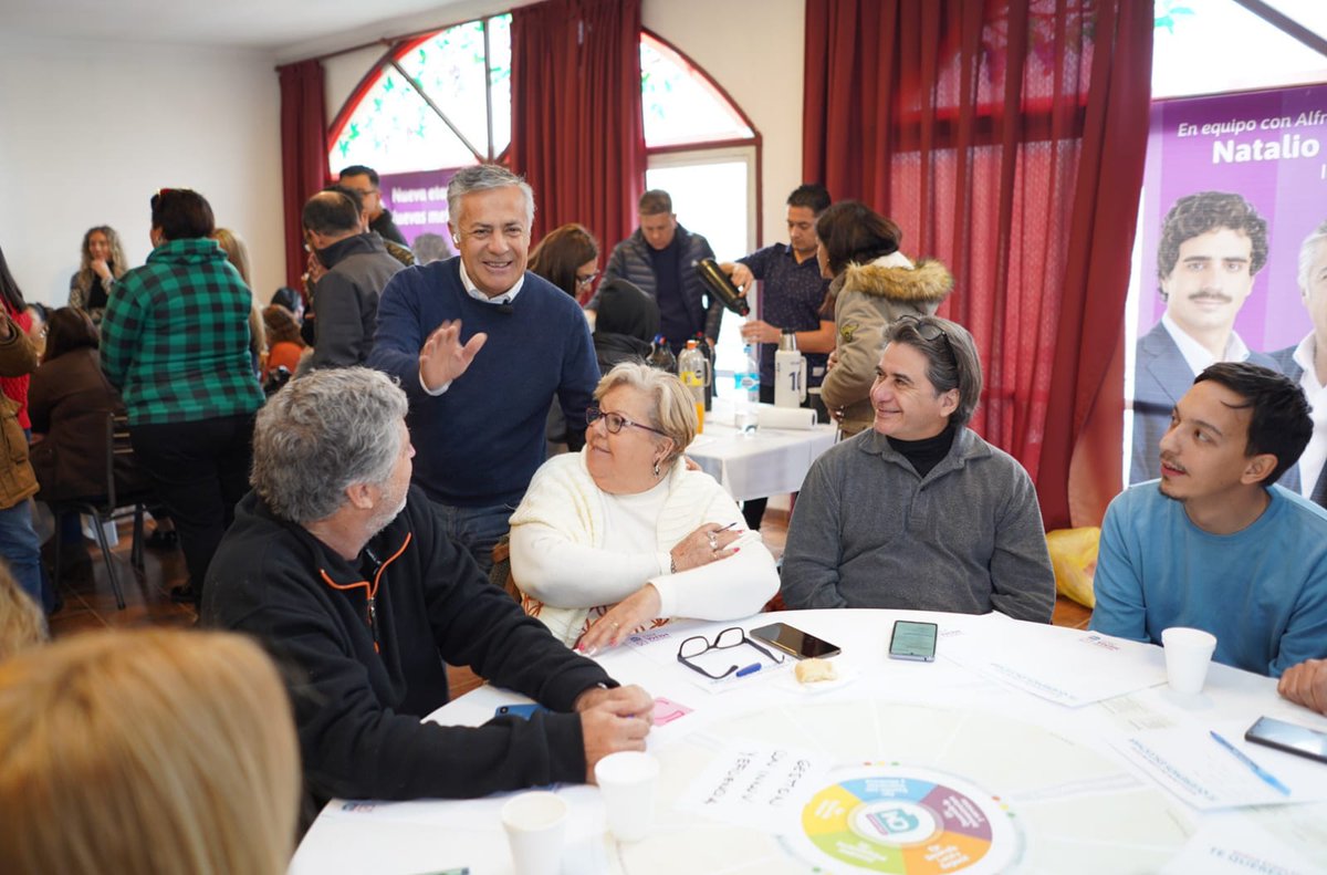 alfredocornejo's tweet photo. Con muchísimos mendocinos conectados en toda la provincia, comenzamos a trabajar en simultáneo en los 18 departamentos donde quedarán planteadas ideas y proyectos para el desarrollo de #Mendoza. 

#QueremosLoMismoQueVos @FrenteCambiaMza https://t.co/A7qwIuqZiw