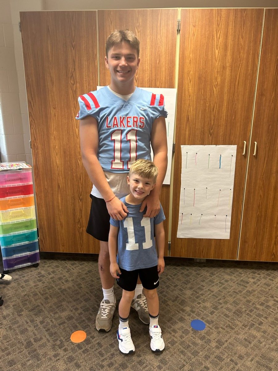 Noble1157's tweet image. He is not just an amazing athlete. Most importantly, he is a role model for so many littles. @carson2255 #futureeducator