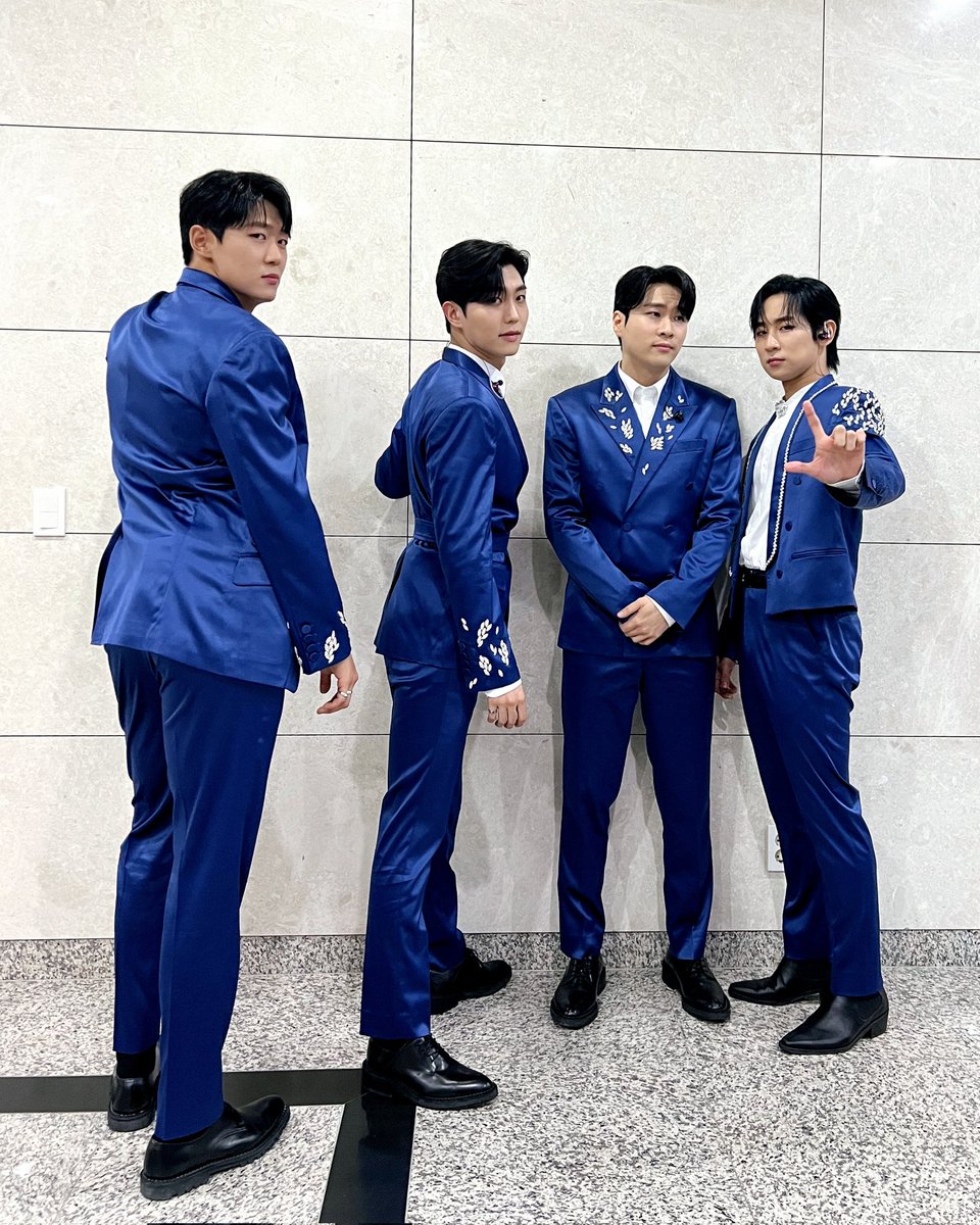 🎤<팬텀싱어4> 콘서트 - 청주

💙🫶🙂✌️

#Libelante #리베란테 #팬텀싱어
#김지훈 #진원 #정승원 #노현우
#KIMJIHOON #JINWON
#JUNGSEUNGWON #ROHHYUNWOO