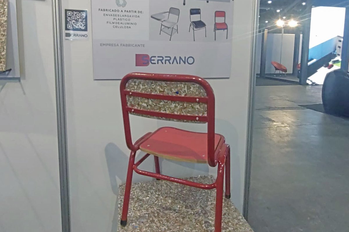 serranosaprensa's tweet photo. que busca acelerar la transición hacia la economía circular conectando a todo el ecosistema del reciclaje.

⭐ Una gran experiencia, estamos agradecidos a todos y todas las que trabajaron, orgullosos de poder contar nuestras experiencias, juntos trabajamos mejor.💙 https://t.co/L9Fn6azPdV