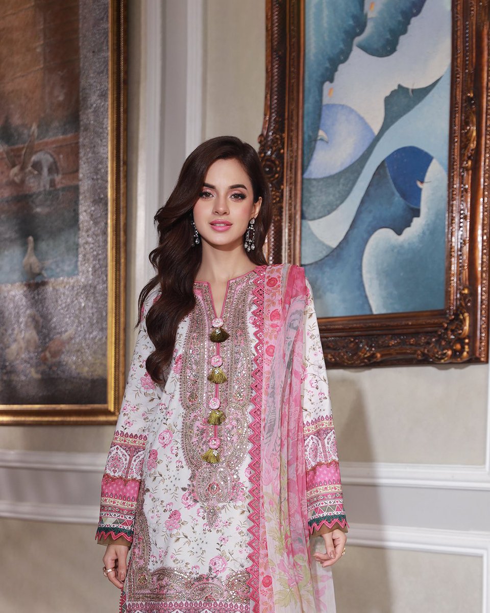 asimjofa's tweet photo. Asra Intermix Collection By Asim Jofa | Pre-Booking Starts on 28th August at 6 PM | Deliveries Start on 29th August
AJAS-01 | 3-PC | Rs. 4,350/-

For More Details, Visit: https://t.co/qEXR2o7Hol 

#AsimJofa #IWearAsimJofa #AsraIntermixCollection #KomalMeer https://t.co/XaueBnQbQU