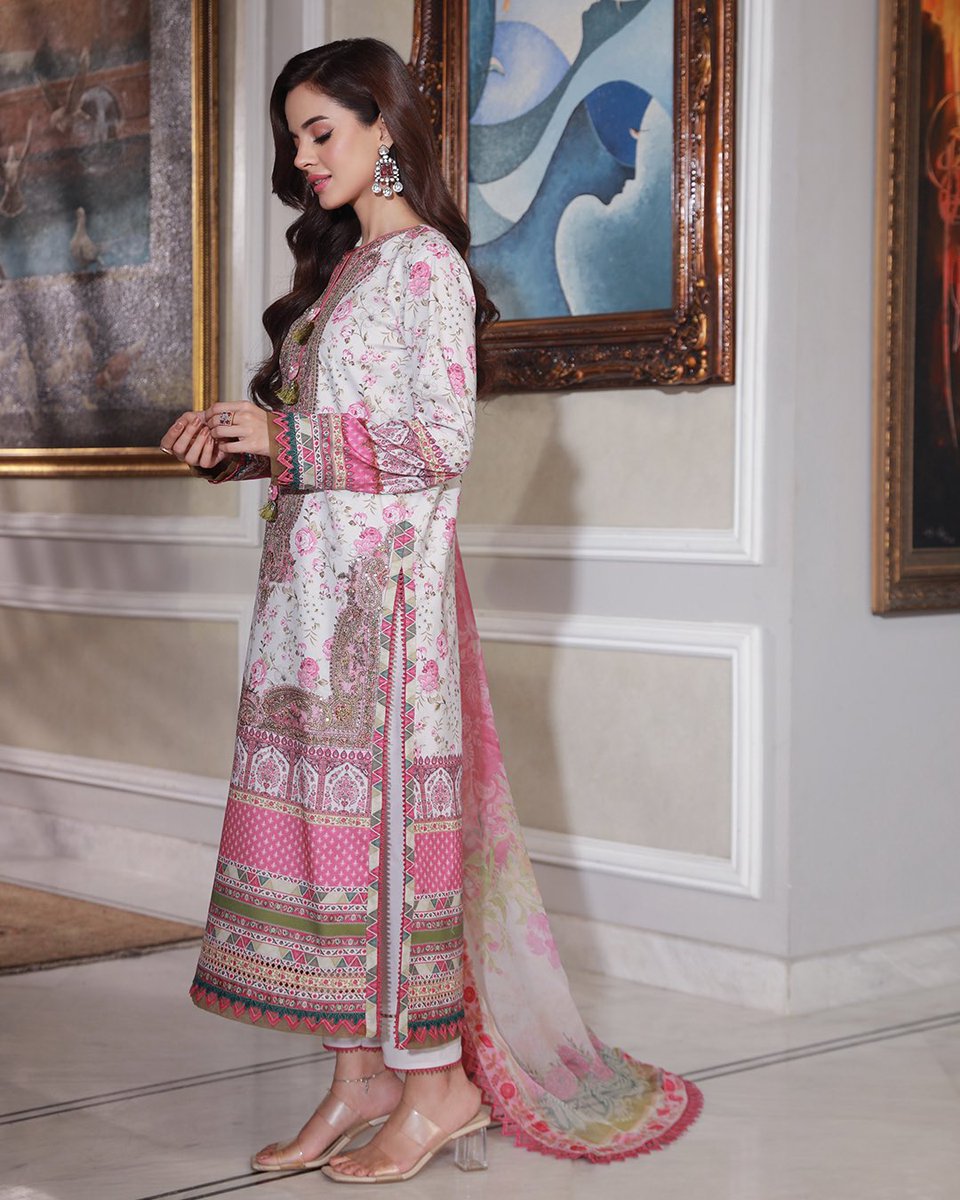 asimjofa's tweet photo. Asra Intermix Collection By Asim Jofa | Pre-Booking Starts on 28th August at 6 PM | Deliveries Start on 29th August
AJAS-01 | 3-PC | Rs. 4,350/-

For More Details, Visit: https://t.co/qEXR2o7Hol 

#AsimJofa #IWearAsimJofa #AsraIntermixCollection #KomalMeer https://t.co/XaueBnQbQU