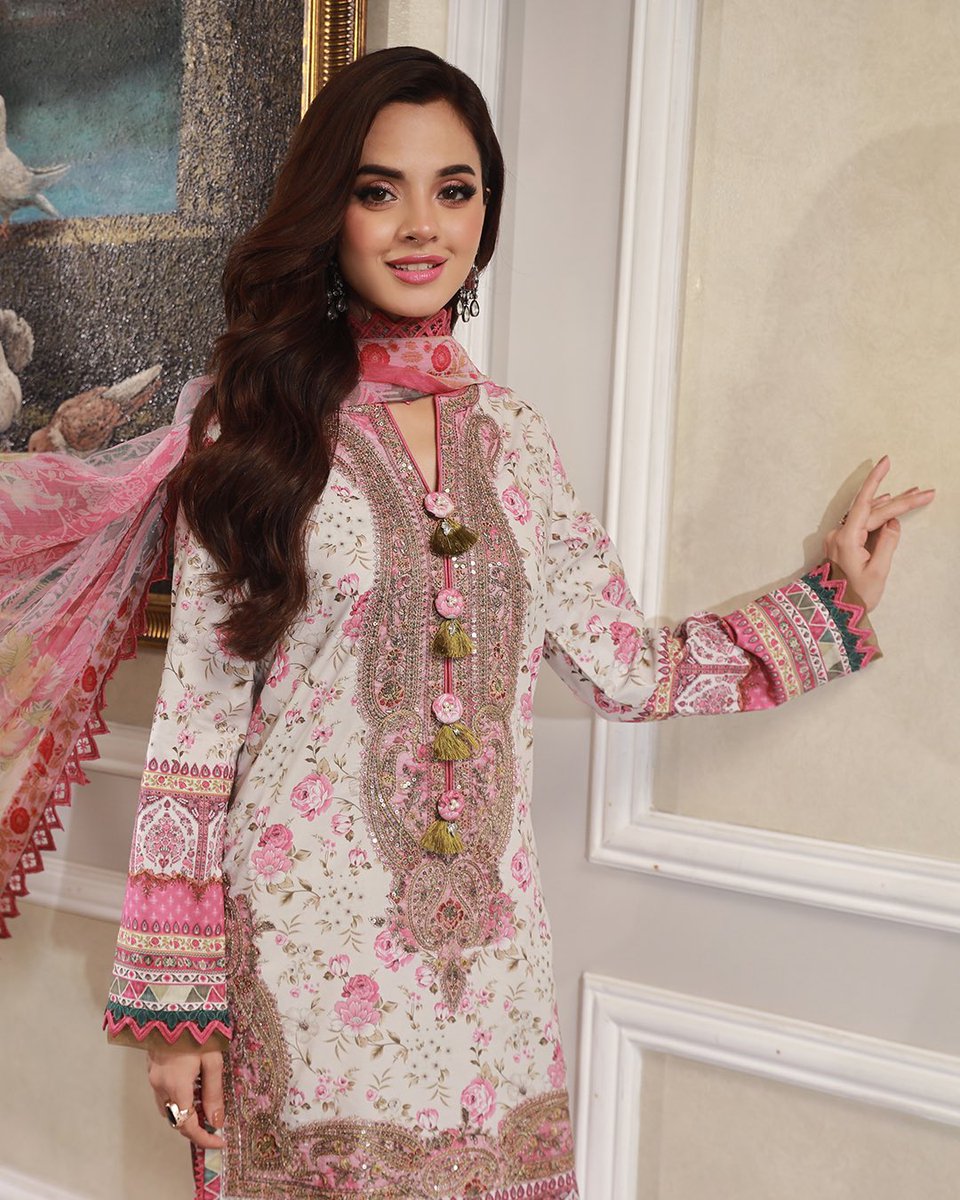 asimjofa's tweet photo. Asra Intermix Collection By Asim Jofa | Pre-Booking Starts on 28th August at 6 PM | Deliveries Start on 29th August
AJAS-01 | 3-PC | Rs. 4,350/-

For More Details, Visit: https://t.co/qEXR2o7Hol 

#AsimJofa #IWearAsimJofa #AsraIntermixCollection #KomalMeer https://t.co/XaueBnQbQU