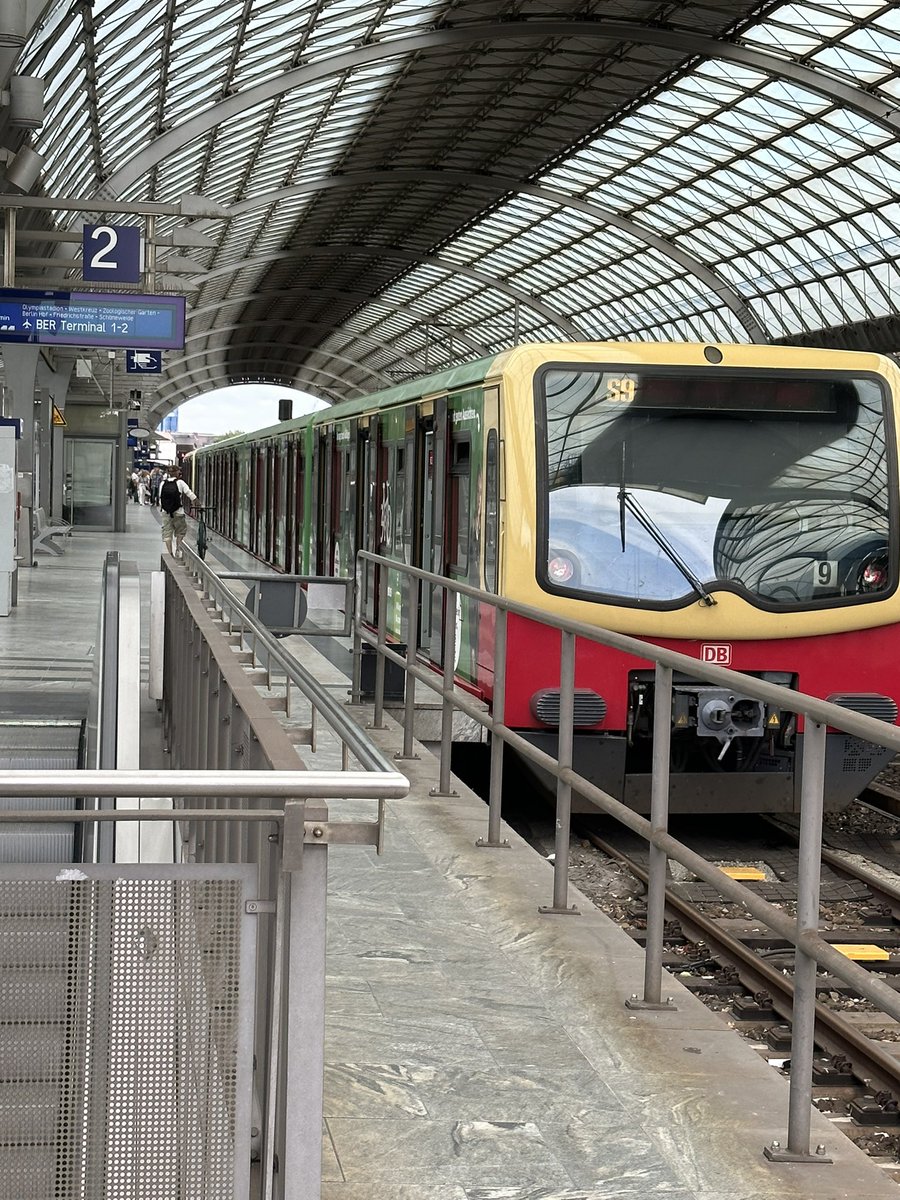Erste Runde Stadtbahn nach 7 1/2 Monaten✅. War ja fast so aufregend wie damals die erste Fahrt. Reicht dann aber auch wieder. Ab morgen wieder Ring, Ring, Ring….🙂