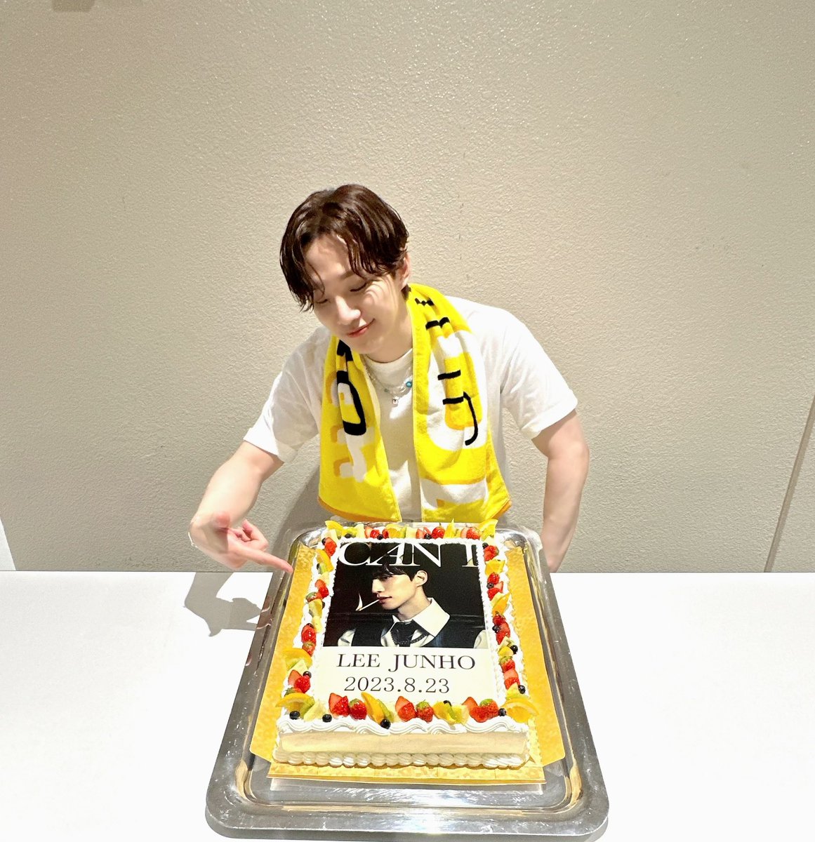 follow_2PMJP's tweet photo. Hottestの皆さん🌻

LEE JUNHO Arena Tour 2023 "また会える日" 名古屋初日を綺麗な光で温かく照らしてくださってありがとうございます🐧✨💛

明日のツアー最終日も楽しみましょう🔥

#2PM
#LEEJUNHO
#ジュノ #JUNHO
#LEEJUNHO_ArenaTour2023
#LEEJUNHO_また会える日 https://t.co/Gmjd7dySOD