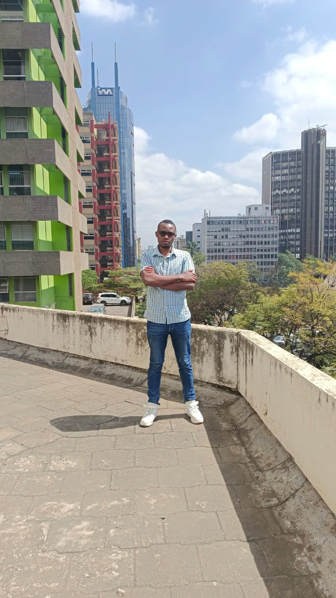 Jarke_Benson's tweet photo. KPLC should give me the tender ya kukimbiza hizo stima zikipotea😂 https://t.co/D6RRl6Cq8Q