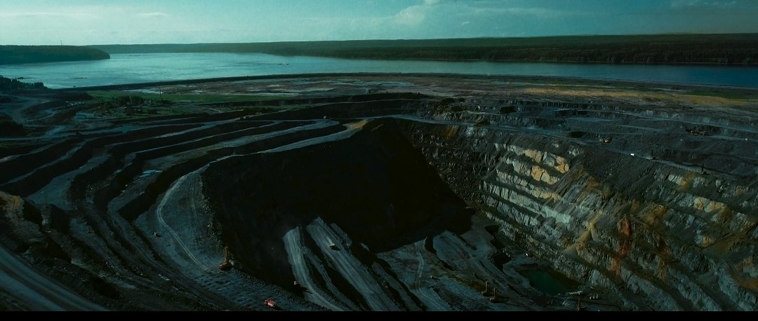 artenproyecto's tweet photo. Pronto: #Uno, inquietante thriller de suspenso en medio de un paraje acuático misterioso y el posible trasfondo de un desastre ambiental minero. Protagoniza @marcelamar07 bajo la dirección de @JulioCine. Así es su concepto visual: https://t.co/9n2n5BKhRd #EnRodaje #cinecolombiano https://t.co/8X0xKFbO1Y