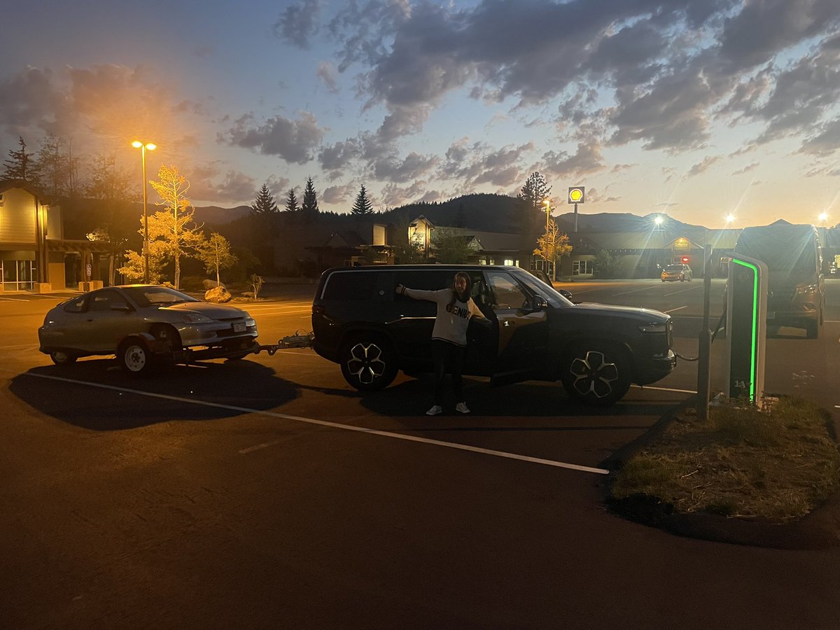 IsaiahJanzen's tweet photo. I’m doing a 1000 mile road trip in the Rivian, and we’re towing! (Truckee, CA last night, definitely recommend Smokey’s Kitchen!) #Rivian https://t.co/zgKozdvaPY