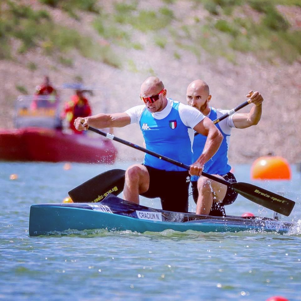 ItaliaTeam (@italiateam_it) on Twitter photo IMPERIALI!!!🥇😍
A Duisburg, la canoa velocità azzurra detta legge con Nicolae Craciun e Daniele Santini che si laureano campioni del mondo nel C2 1000 metri battendo i padroni di casa della Germania e la Romania!
#ItaliaTeam <a href="/federcanoa/">Federcanoa</a> #canoesprint IMPERIALI!!!🥇😍
A Duisburg, la canoa velocità azzurra detta legge con Nicolae Craciun e Daniele Santini che si laureano campioni del mondo nel C2 1000 metri battendo i padroni di casa della Germania e la Romania!
#ItaliaTeam <a href="/federcanoa/">Federcanoa</a> #canoesprint