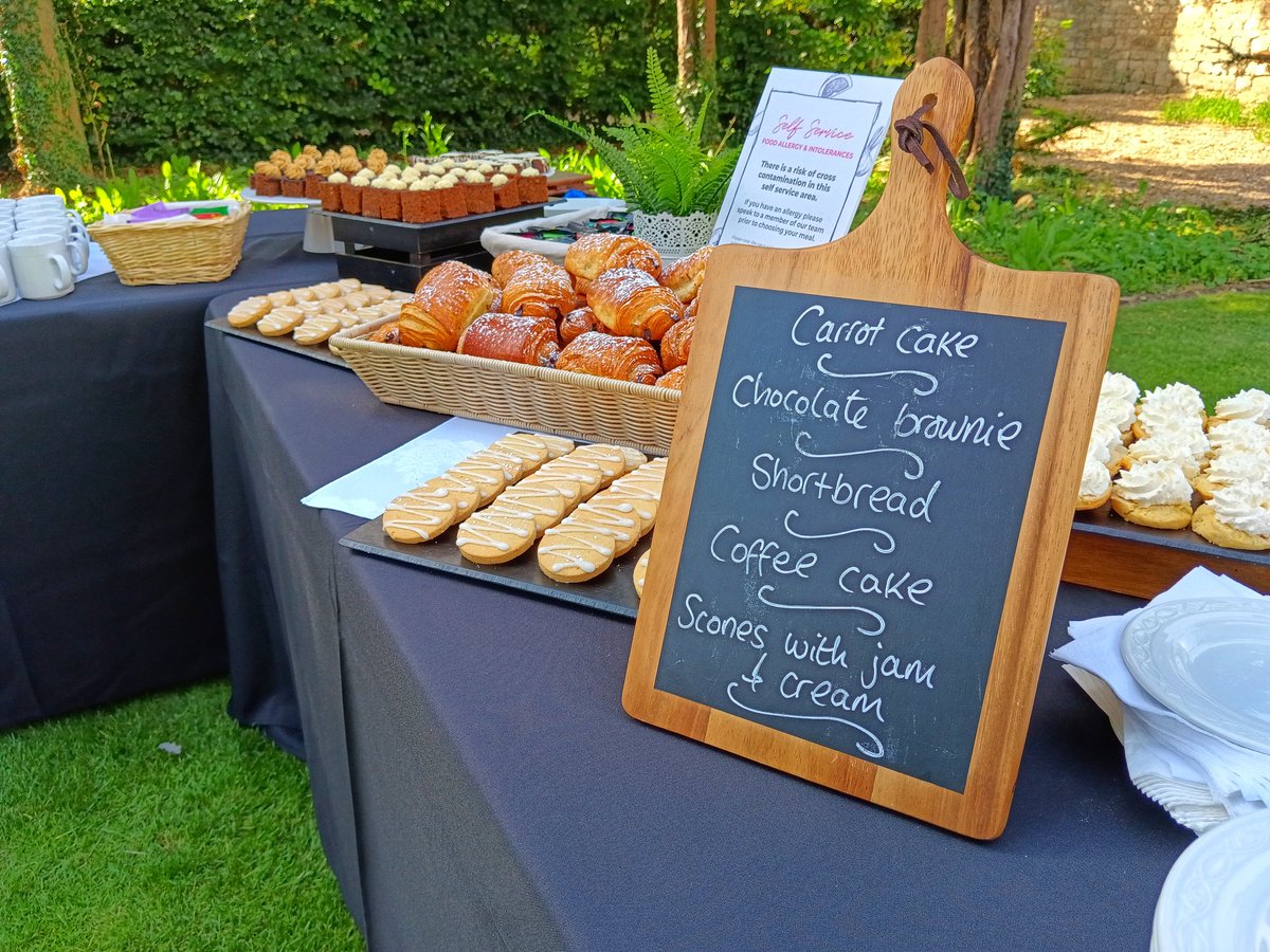 Josephmbryan's tweet image. Great event @SpedeNews this week for a very successful GCSE results day. Fantastic work by the @HolroydHowe team. @ChefSi71 @JPHolroyd @OliCullers @pammybabe68 @chefbenji64 @DamianBlake4 @megan_laskey #hhdna