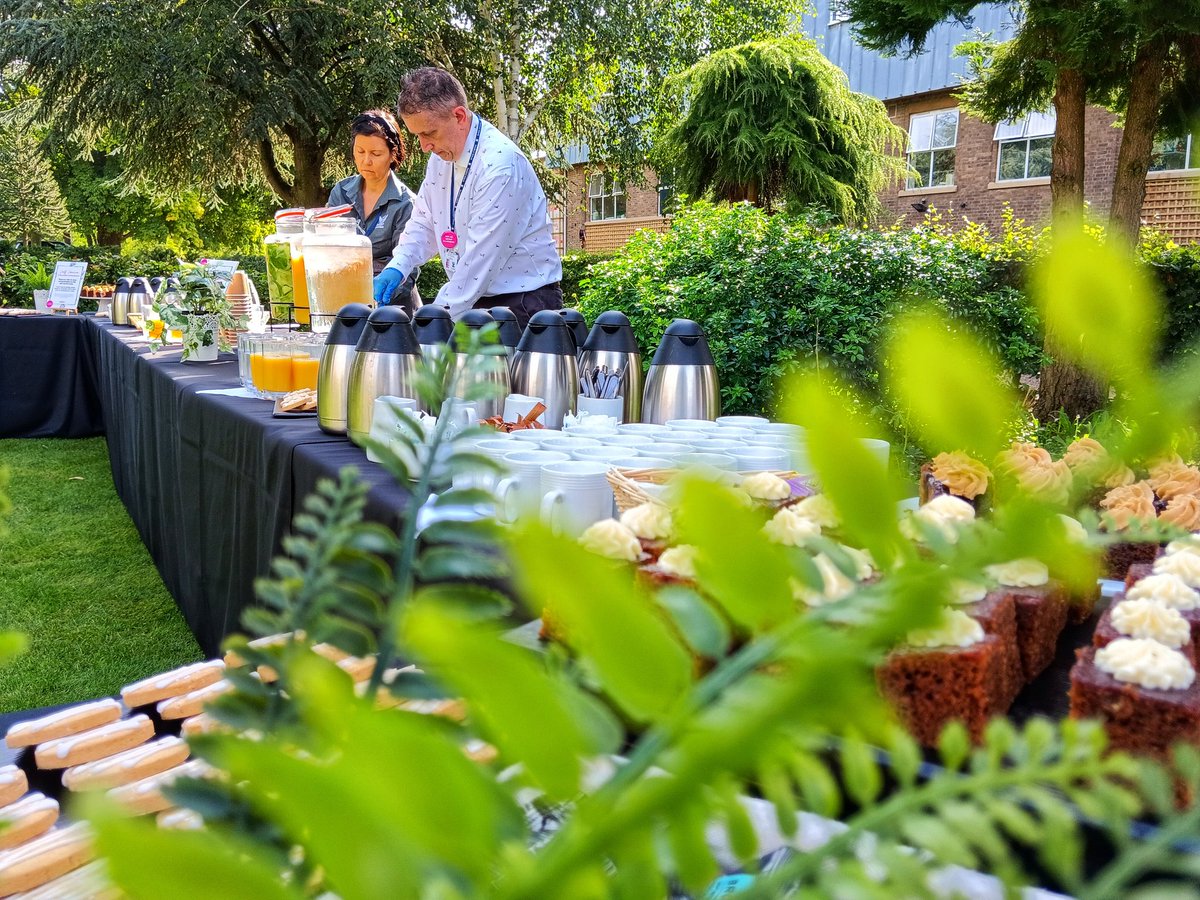 Josephmbryan's tweet image. Great event @SpedeNews this week for a very successful GCSE results day. Fantastic work by the @HolroydHowe team. @ChefSi71 @JPHolroyd @OliCullers @pammybabe68 @chefbenji64 @DamianBlake4 @megan_laskey #hhdna