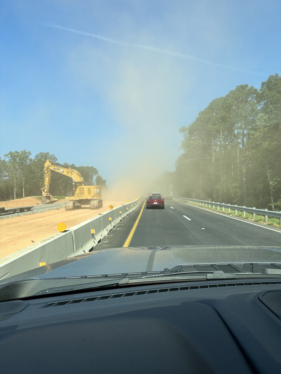 brucebrune's tweet photo. ⁦@SCDOTPress⁩ please have the contractor use water. NeR blackout conditions at Columbia Ave on I-26 https://t.co/8fSfv4xCGG