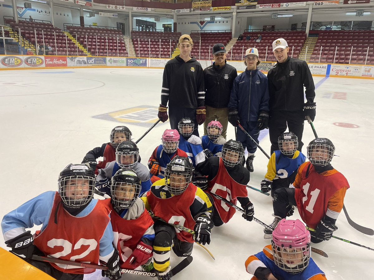 TigersHockeyMHL's tweet photo. Great week during our annual tigers hockey camp for some young hard working hockey players! https://t.co/tU8j74p6nE