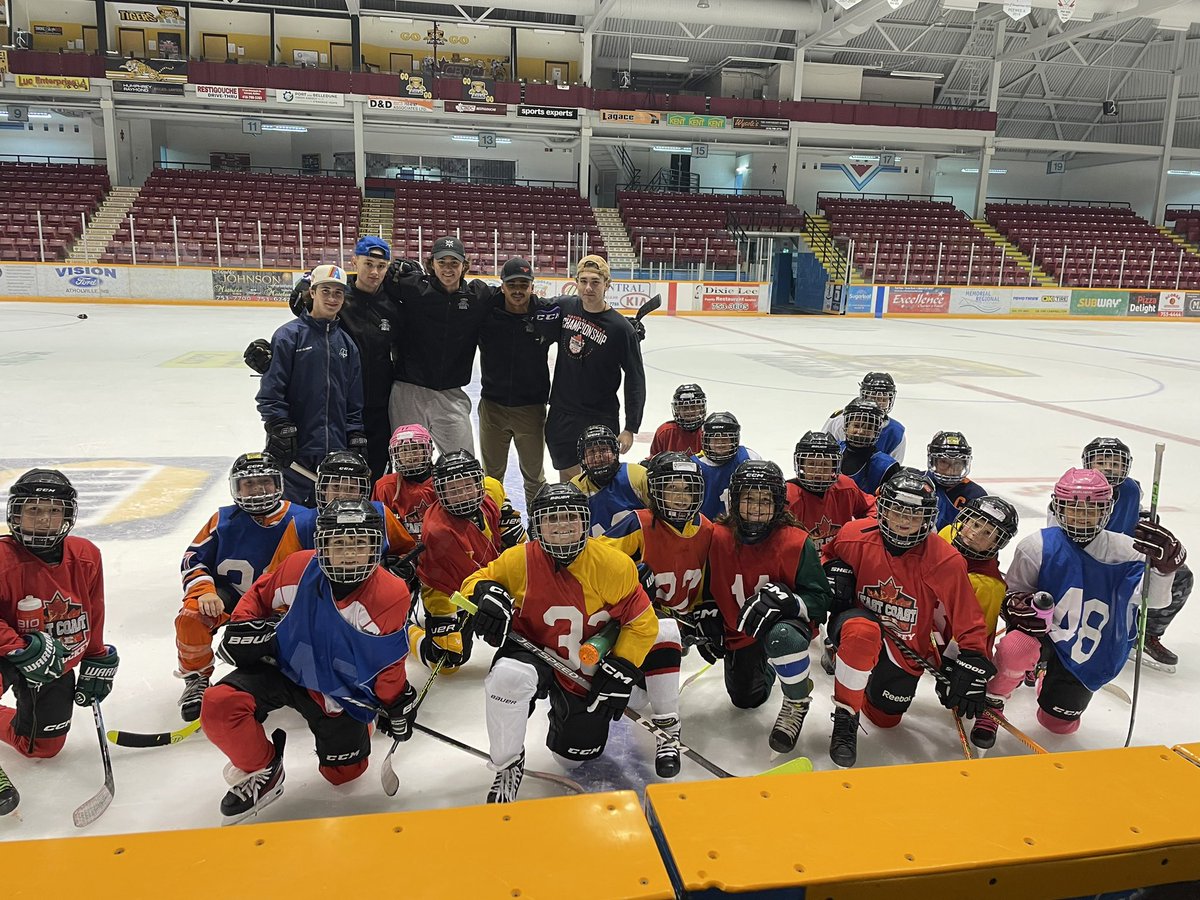 TigersHockeyMHL's tweet photo. Great week during our annual tigers hockey camp for some young hard working hockey players! https://t.co/tU8j74p6nE