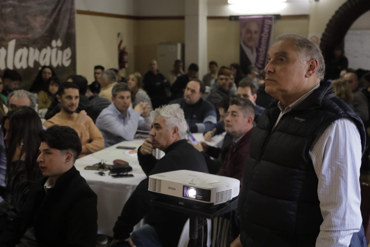 Abelfreidember1's tweet photo. 🗣️✍️Estamos generando Soluciones para el Desarrollo de #SanRafael y #Mendoza 
👉 #Ahora trabajamos en equipo con mis propuestas para darle una mirada conjunta y generar progreso en nuestro departamento. 
#QueremosLoMismoQueVosQueres

@alfredocornejo @hebesil https://t.co/8uDFAClS8A