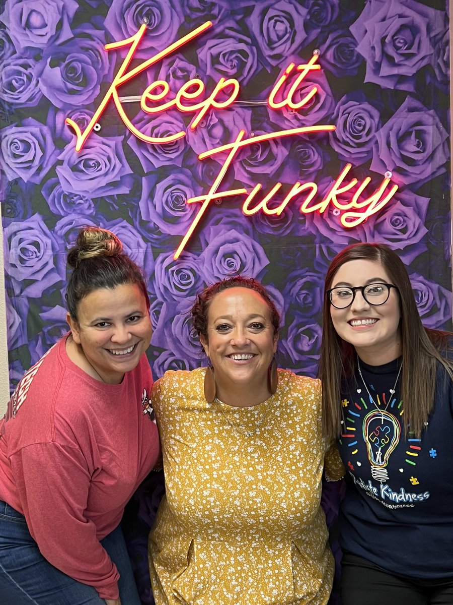 Funky Friday with the BEST dean: 
L👏O👏R👏I👏 <a href="/LoriPersyn/">lori persyn</a> 
<a href="/NISDGarcia/">Dr. Hector P. Garcia MS</a>