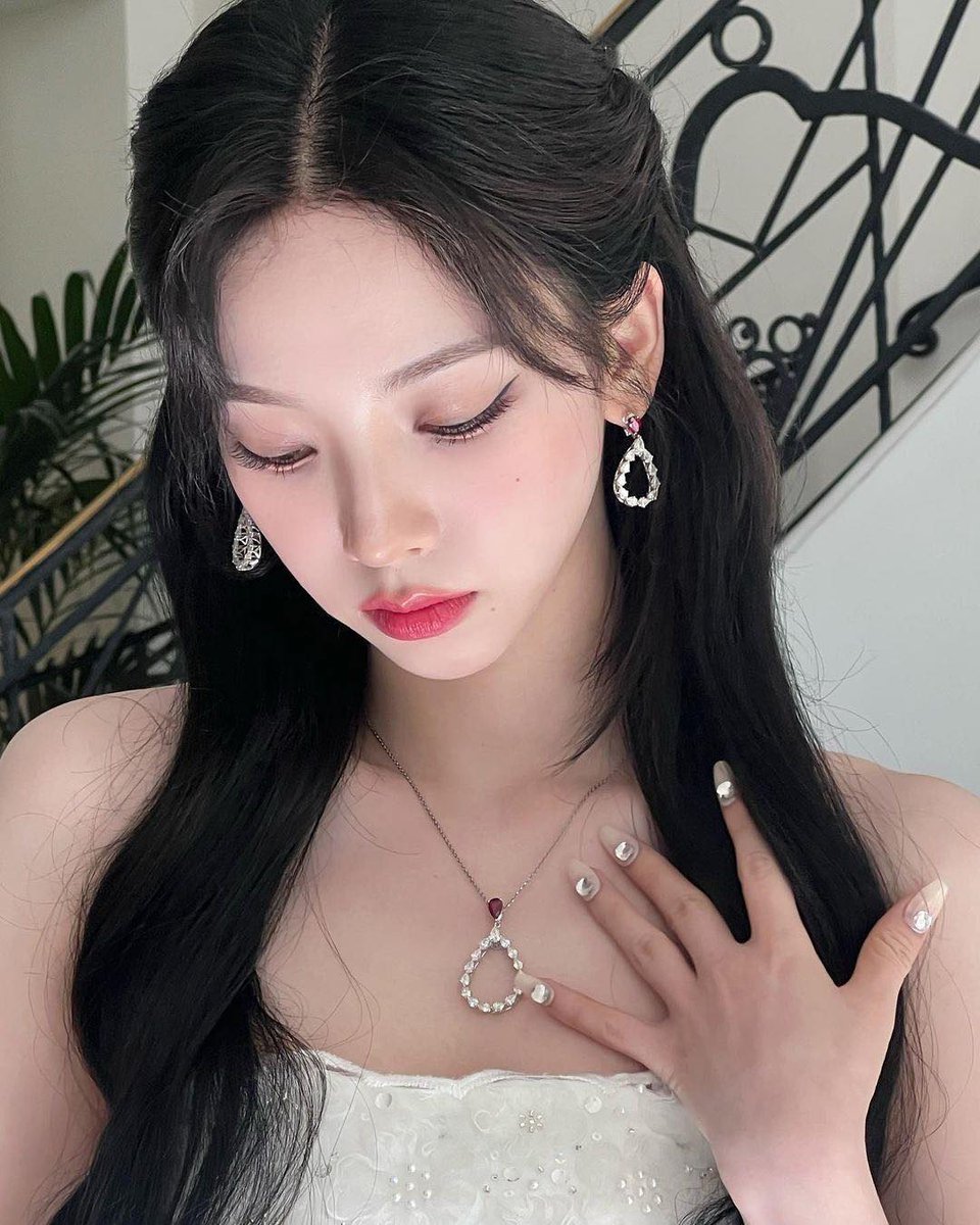 celestialgenie's tweet photo. 💎 : #RP_DIANASSBALL

“ 𝙋𝙧𝙞𝙣𝙘𝙚𝙨𝙨 𝙂𝙚𝙣𝙚𝙫𝙚𝙞𝙫𝙚 𝙍𝙤𝙨𝙚𝙢𝙖𝙧𝙞𝙚 𝘼𝙚𝙡𝙡𝙞𝙤𝙣
— debutante night , 26.08

( @THEDIANASS_OFC ) https://t.co/NpsF35JsH5