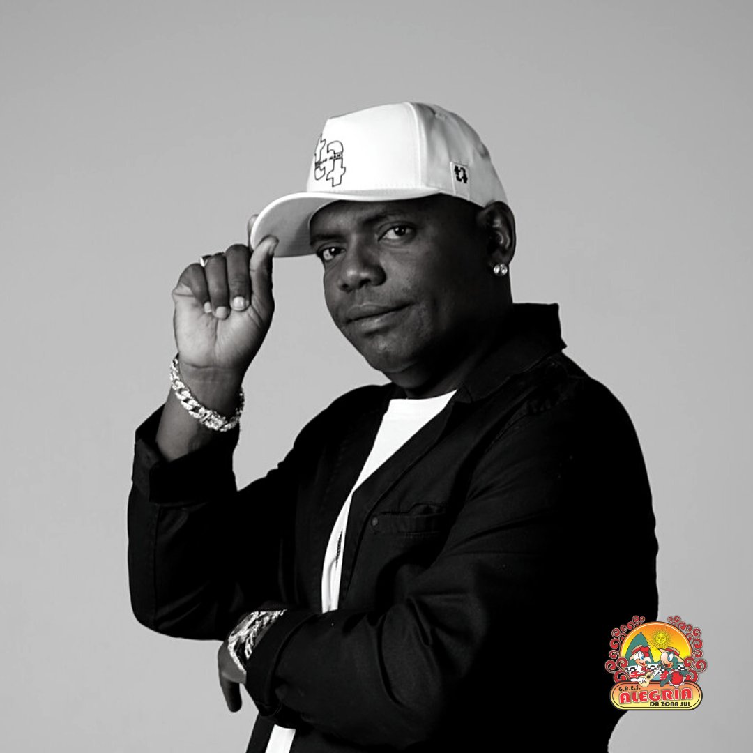 azsoficial's tweet photo. É com profunda tristeza que recebemos a notícia da morte do MC Marcinho, o príncipe do funk, que nos deixou neste sabado, 26 de agosto de 2023, aos 45 anos. 

Neste momento de dor, prestamos nossa solidariedade aos familiares, amigos e fãs do MC Marcinho, que marcou gerações com https://t.co/EOZODWFiay