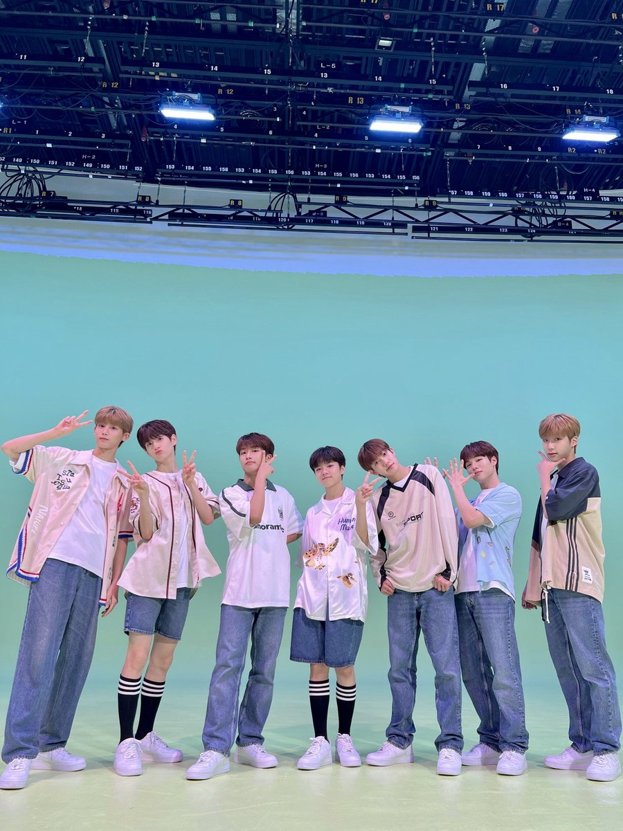 officialTheWind's tweet photo. [📸] #더윈드데이 #THEWINDDAY 

23.08.26 
<𝐏𝐞𝐫𝐟𝐨𝐫𝐦𝐚𝐧𝐜𝐞𝟑𝟕>

여름방학이 끝나 서운하다고요?😥

우리 더윈드의 
여름방학 무대를 본다면🙀

다시 여름방학을 맞이할 수 있다구요😘

#더윈드 #THEWIND #The_Wind
#신재원 #김희수 #타나톤
#최한빈 #박하유찬 #안찬원 #장현준 https://t.co/nJuI1XMGFV