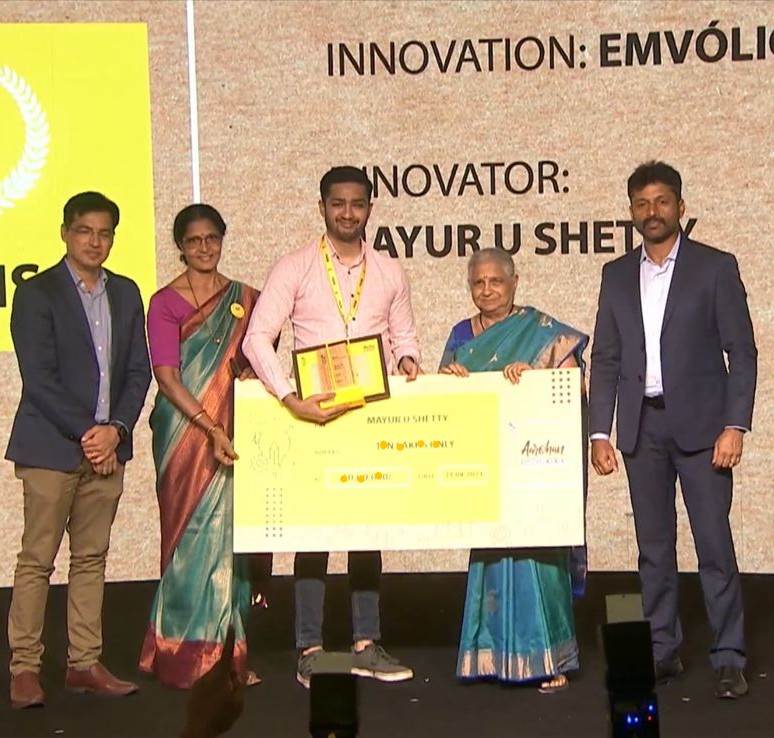Blackfroghealth's tweet photo. It's been an incredible week for us as we won the Aarohan Jury special award at the Infosys Foundation event in Bangalore! #aarohanawards https://t.co/AzUxlKSkNs