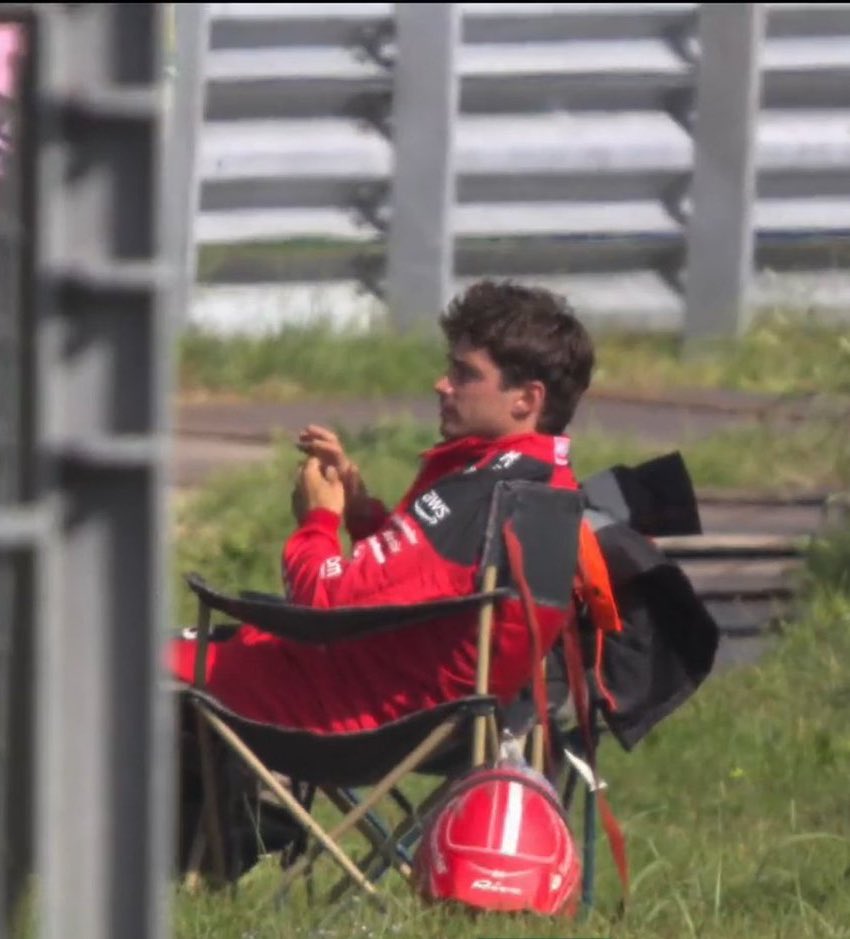 Yo pensando porque sigo teniendo fe en Ferrari? Es que de verdad