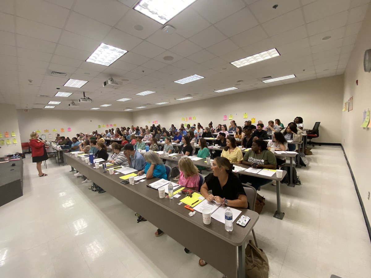 CareyPrez's tweet photo. @WCU_ED is making a difference in the teacher shortage every day! Today they are hosting 130 new alternate route interns who are already impacting schools! @WmCareyU @MissDeptEd @DebraBurson #TeachMs https://t.co/T8KzXUuuZU