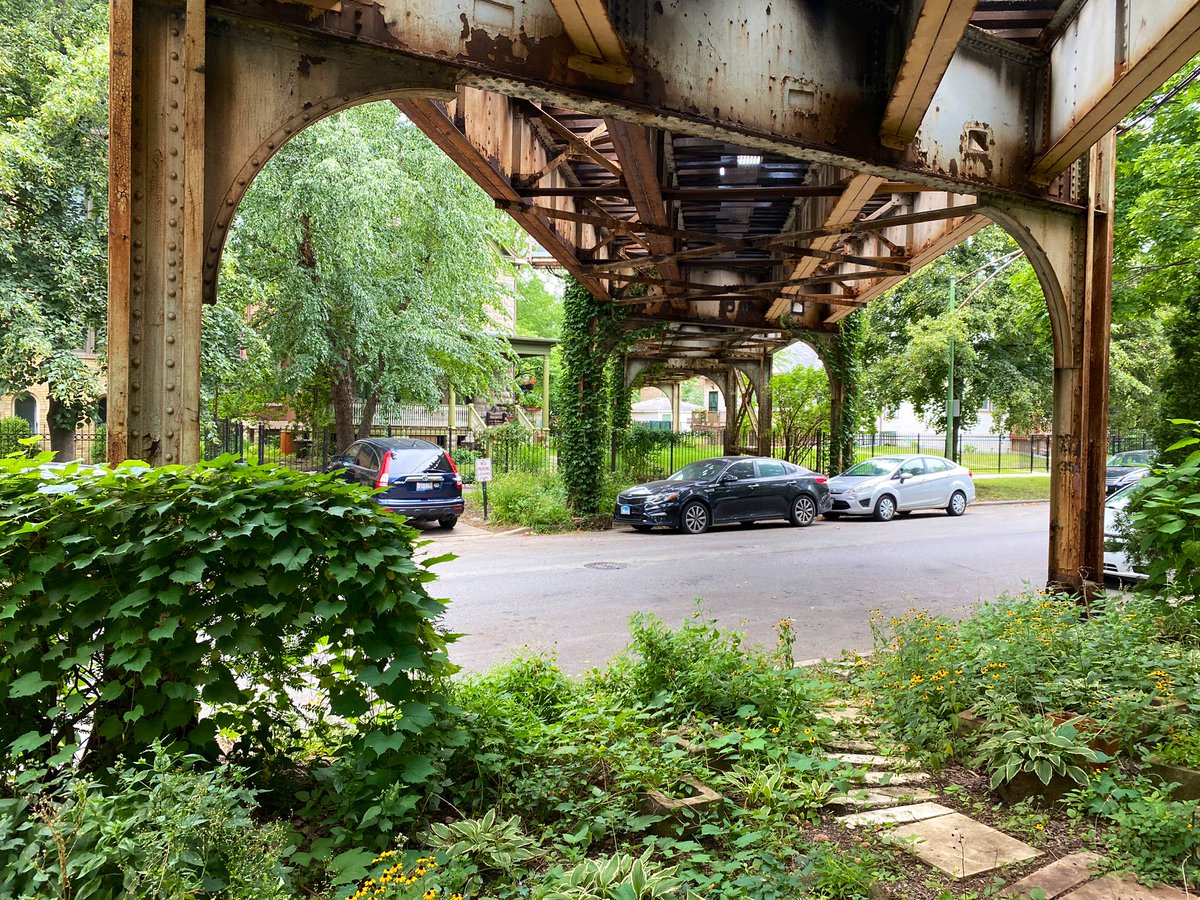 117-year-old CTA Brown Line tracks in Ravenswood, Chicago