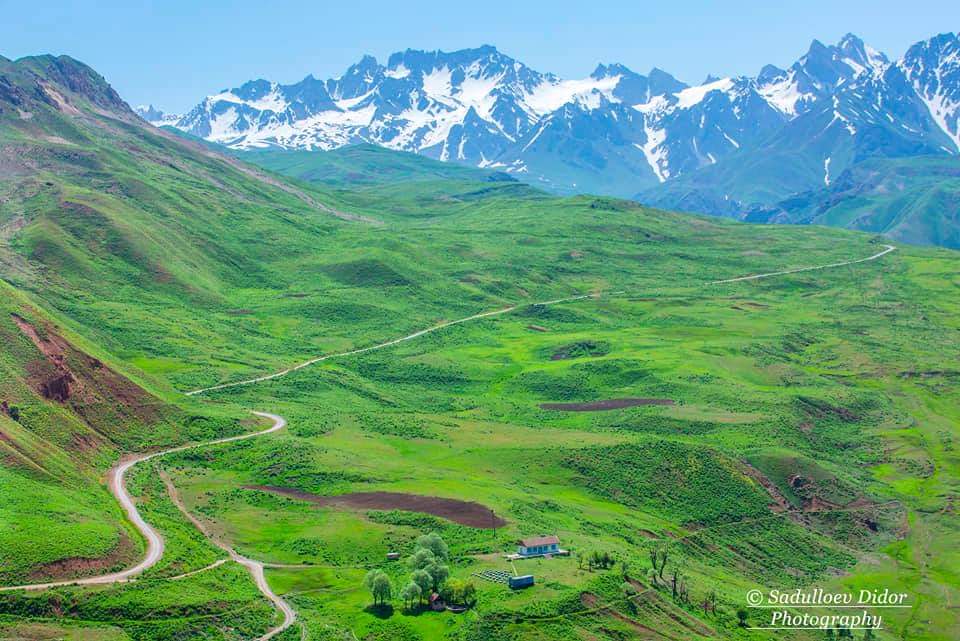 Didor10437941's tweet photo. Zide Khojasanghok #naturedatajikistan #zide #anzob #photographertajikistan #freelancephotographer
Photo: @Didor10437941 https://t.co/FRe23Cxi6c