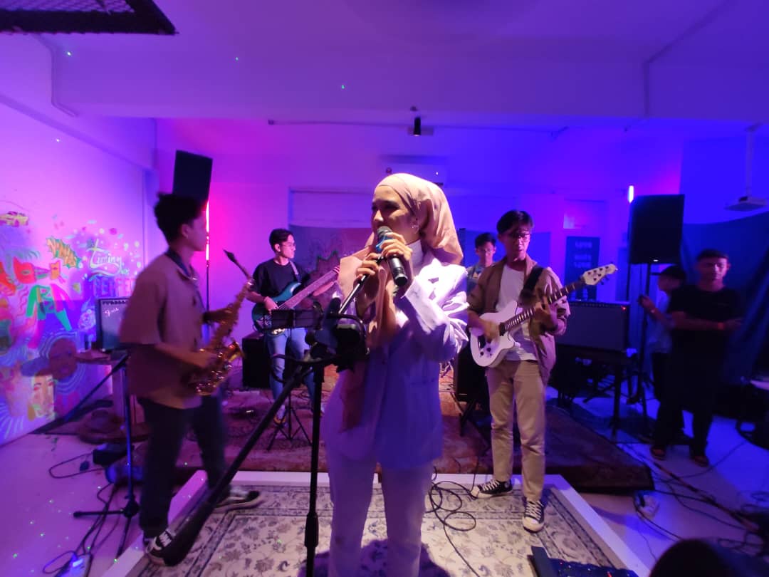 Suarasa 

#TheMagnificent8 #TM8 
#MigosGarage #LiveUpdate