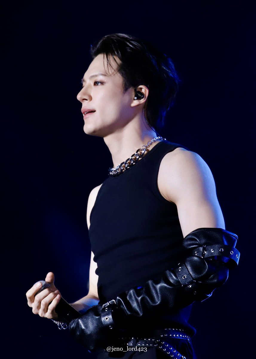 jeno pics 👑 tweet media