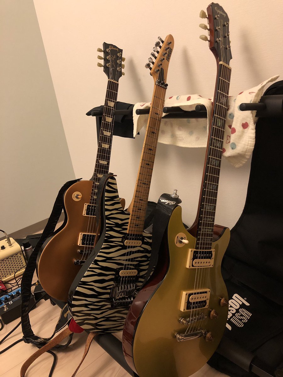giallorossono10's tweet photo. ギター魂に火がついた🔥😎
帰ったらどのギターから弾こうか決めている😏 https://t.co/0nwLozO9hS