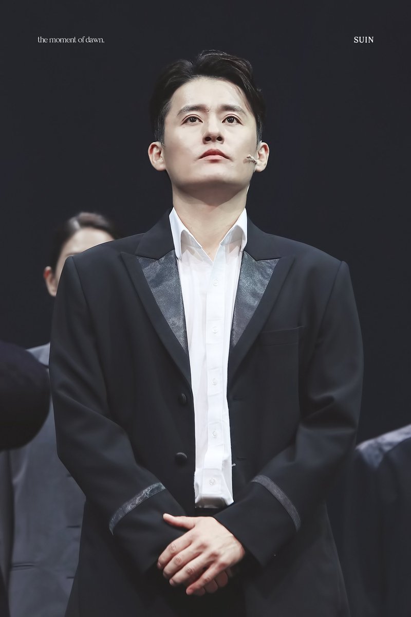 230826 뮤지컬 곤투모로우 커튼콜

최재웅 배우님