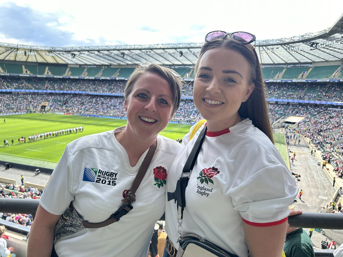 loz_plant's tweet photo. #matchdayguiness the home of England rugby ๐นโฅ๏ธ https://t.co/lLUbPgk03c