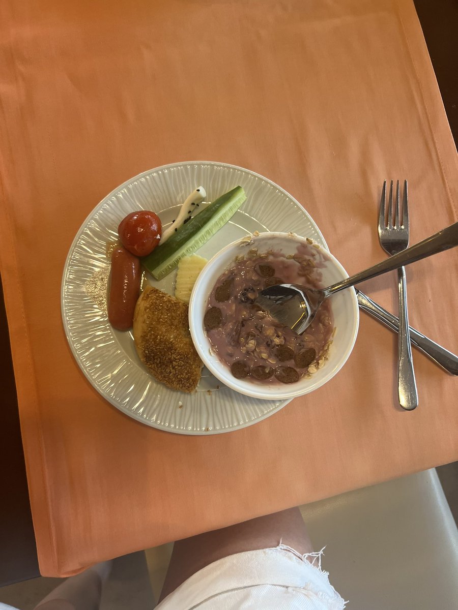 deathof_venus's tweet photo. breakfast of the champions https://t.co/FKHnJ9PULh