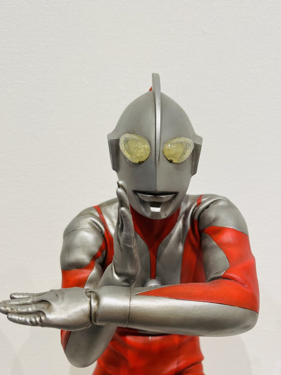 ray81162's tweet photo. 立ち寄ったギャラリーで
大好きなスパイダーマン、ウルトラマン、仮面ライダーのソフビをじっくり拝見
生きてるみたいだった😳
#sculpture
#figure
#AMMONTOKYO https://t.co/kcm3RXSfME