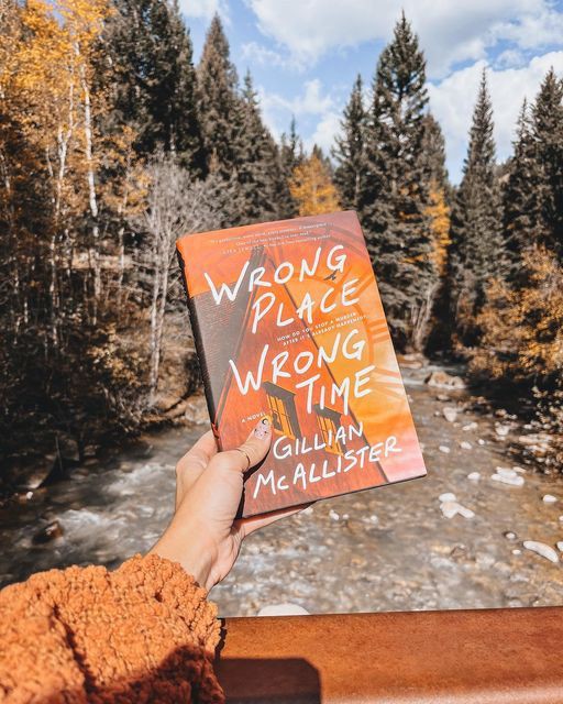 thespookygirll's tweet photo. books &amp; coffee vibes 📖☕️🧡 https://t.co/Rh5a8oxDgr