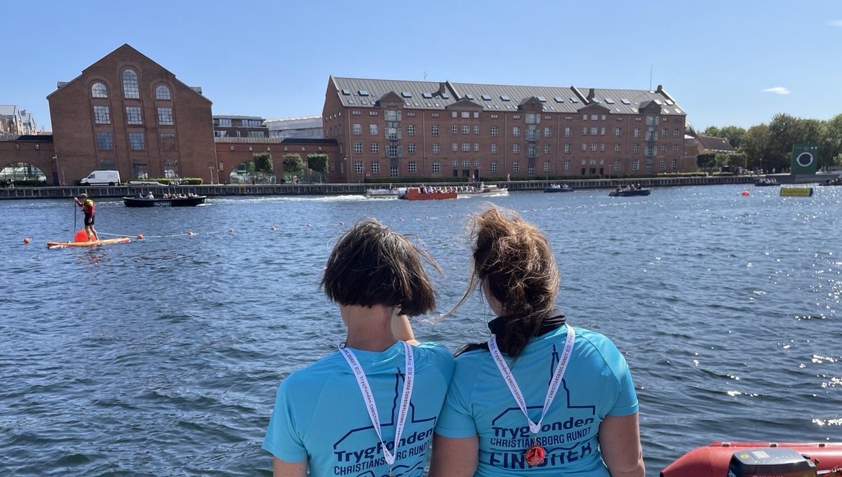 BSchmidpeter's tweet image. The Swimming Sisters on tour 🏊🏼‍♀️😍#copenhagenswim #urbanswimmimg #christiansborgrundt