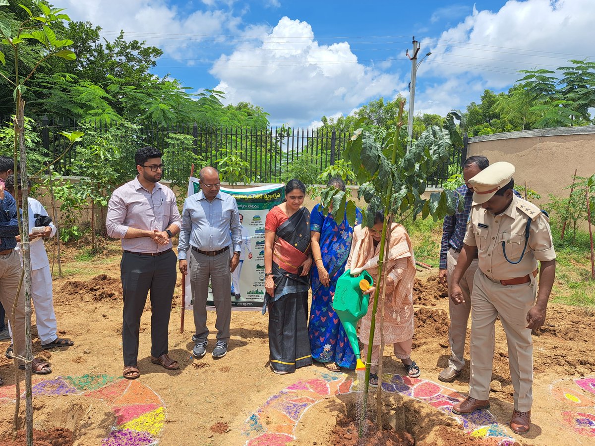 Additional Collector(LB) MMD tweet media