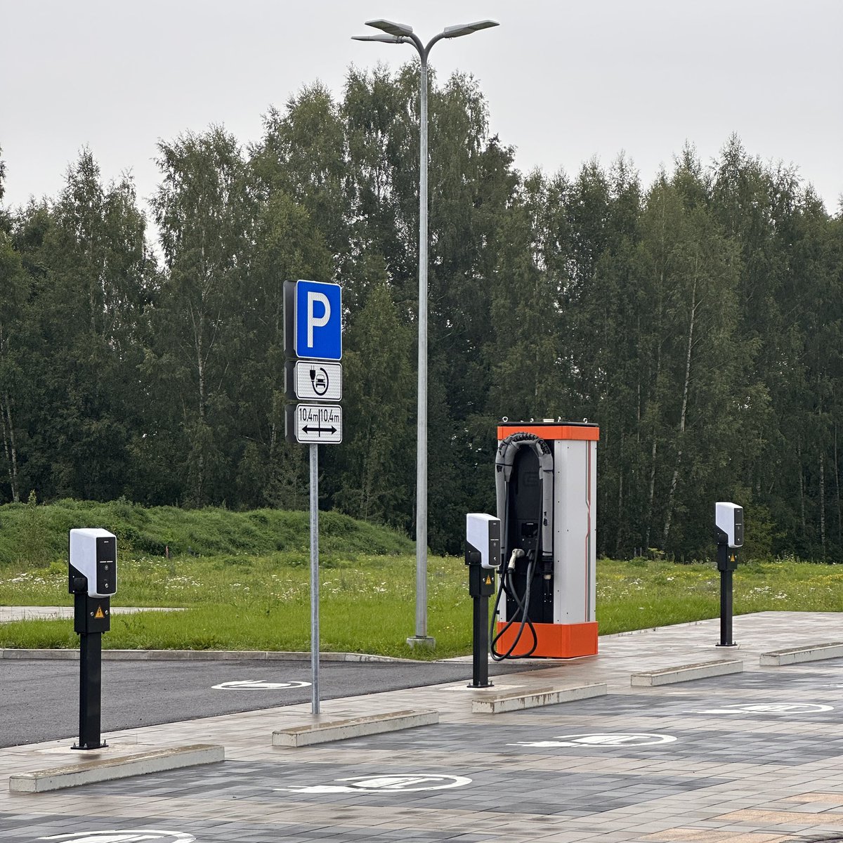 sparix's tweet image. Infrastruktūra ir. Bet uzlādēt nevar. :/#cesis #csdd