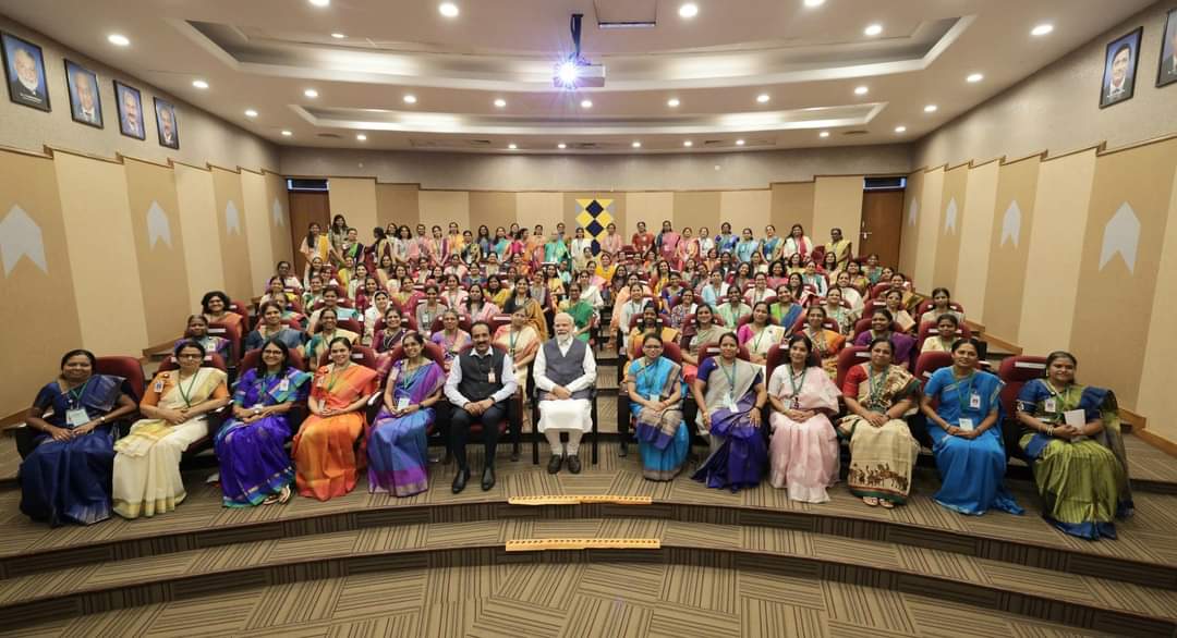 priashakthi's tweet image. True icons of women empowerment #ISROScientists 
#ISRO