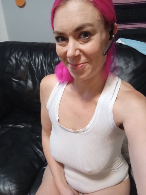 Starting my day with some raisin bread french toast. And testing out the new headset I got for phone<a href="/tag/horny"class="tags"><span>#horny</span></a><a href="/tag/buttstuff"class="tags"><span>#buttstuff</span></a><a href="/tag/ofgirls"class="tags"><span>#ofgirls</span></a>