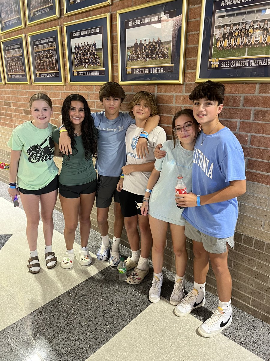 KellyBrod6's tweet photo. Day 8 - Today I am thankful that our students were able to have some fun together.  It has been a long week for everyone, but the students were able to attend our Back to School Bash and enjoy themselves.  Go Bobcats! #watchmmjhlead https://t.co/zRv0R4lusH