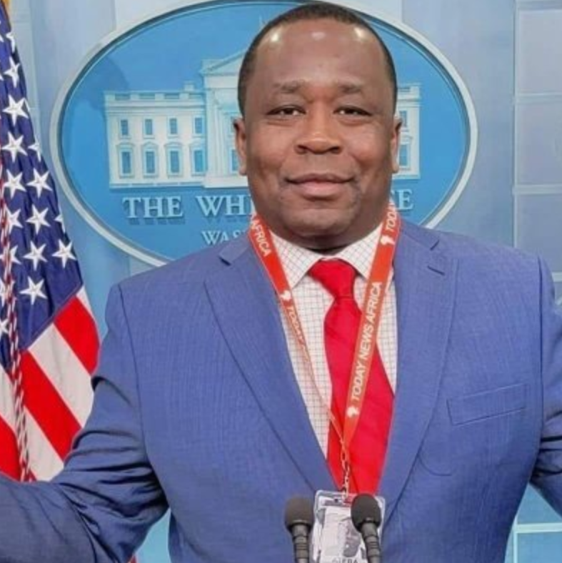 fungus_jimmy's tweet photo. Hey @PressSec... literally all you had to do was let this man ask his question #SimonAteba https://t.co/tjZJJvQru1