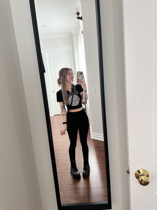 Hi 🥰 https://t.co/C1koqtEuwI