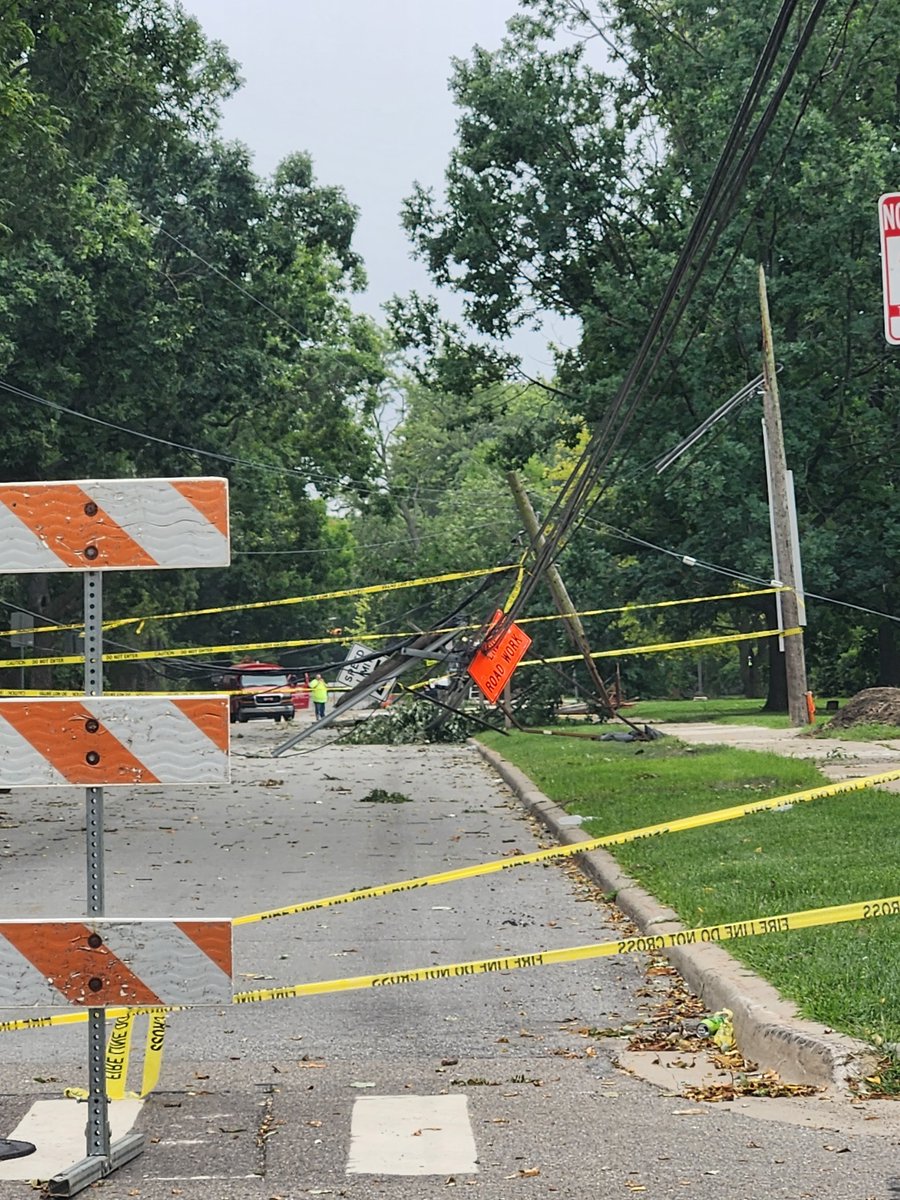 juliablough's tweet photo. This utility pole snapped Thursday. It is directly in front of Forsythe Middle School. School starts Monday. #dtesucks #a2council #a2schools https://t.co/ZdiOm8Vtqs