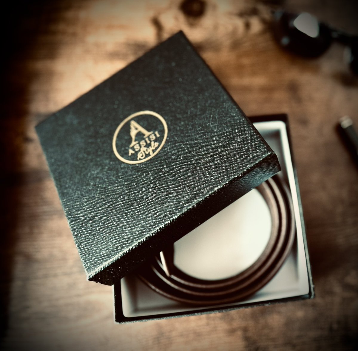 Sophisticated, stylish and 100% #vegan 

#sustainable #cork #belts for men, presented in an attractive gift box. The ideal #gift for men #vegangifts #giftsforhim #giftsforfriends #giftideas #giftidea #giftideasformen #giftideasuk