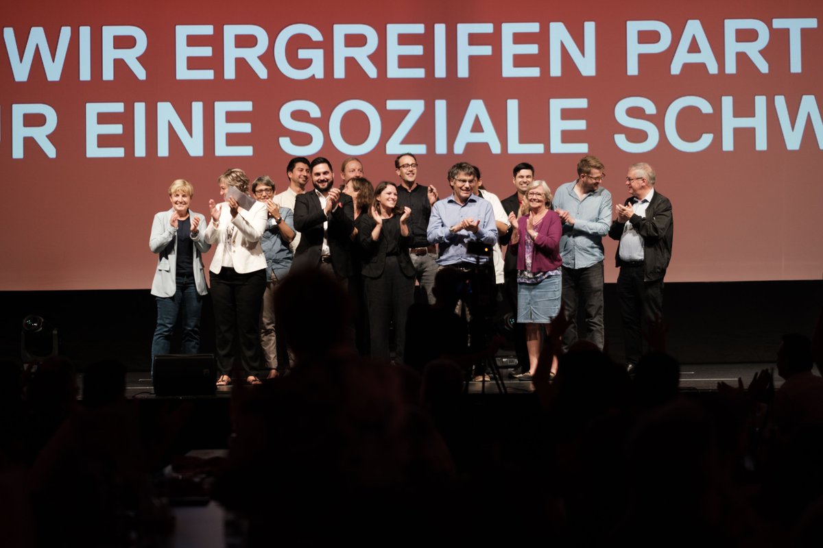 Am 22. Oktober entscheiden wir, ob die soziale Schweiz gewinnt, eine Schweiz, die den Klimaschutz ausbaut, Gleichstellung voranbringt, sich darum kümmert, dass die Menschen genug Geld haben und wir einander Sorge tragen. #ParteitagSP 🌹

👉 sp-ps.ch/artikel/grosse…